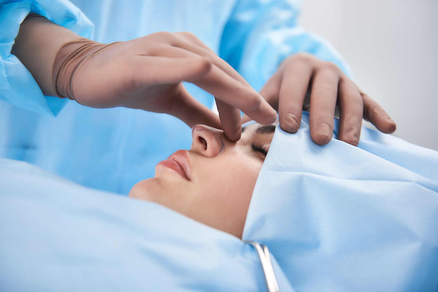 La diez preguntas básicas sobre rinoplastia , el doctor Martín Anaya responde